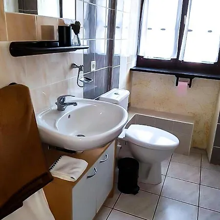 Les Du Roc Bed & Breakfast