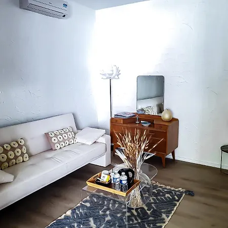 Les Du Roc Bed & Breakfast