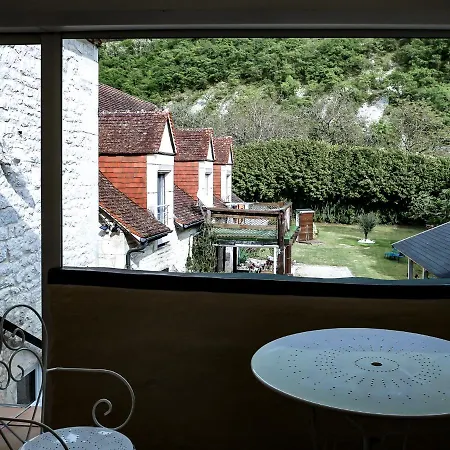 Les Du Roc Bed & Breakfast