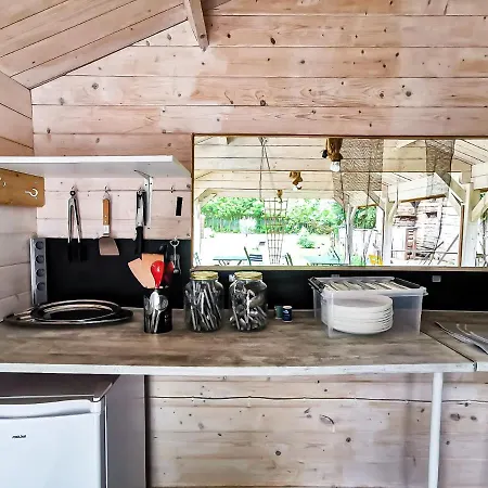 Les Du Roc Bed & Breakfast