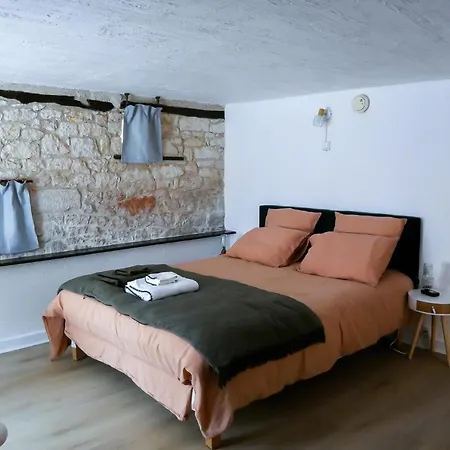 Les Du Roc 3* Le Roc