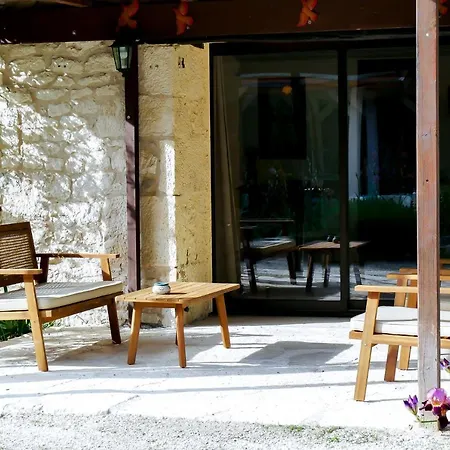 Les Du Roc 3* Le Roc