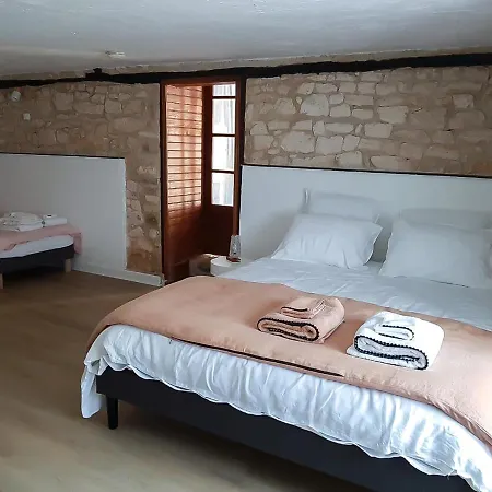 Les Du Roc 3* Le Roc